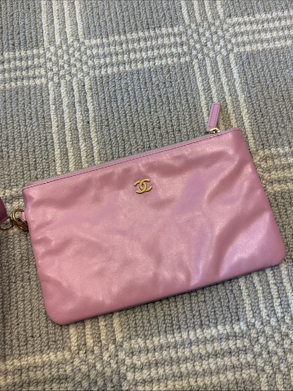 Chanel 22 Hobo Bag 22S Pink Medium